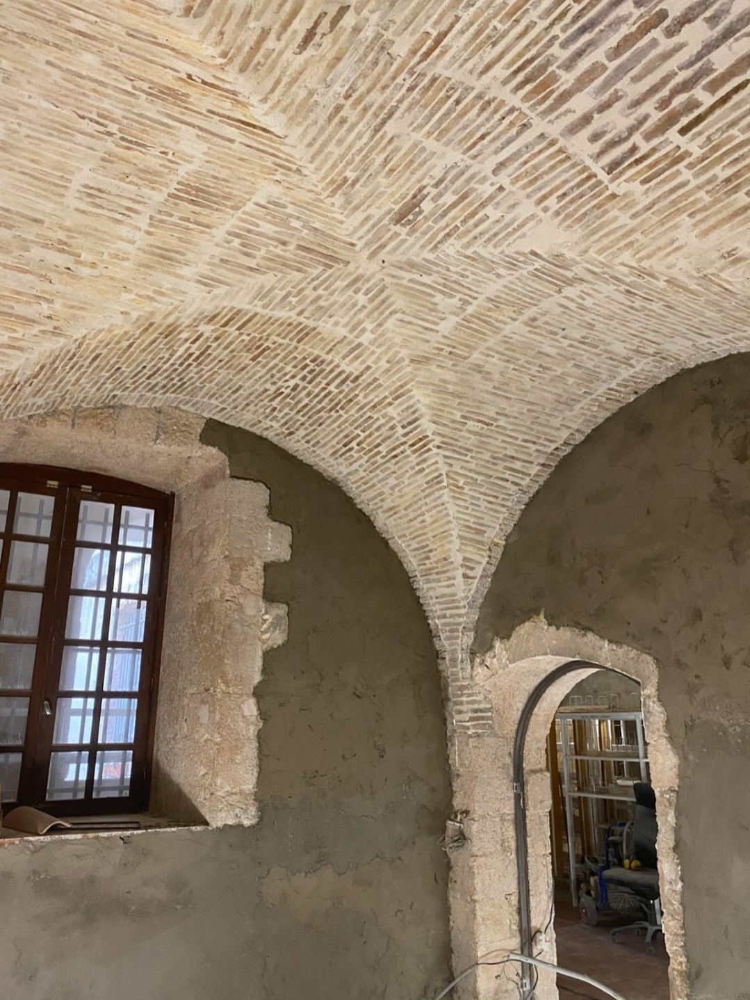 Bibliothèque restaurée – finition à la chaux