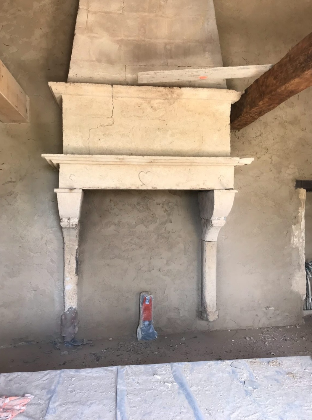 Travail de reprise de la cheminée