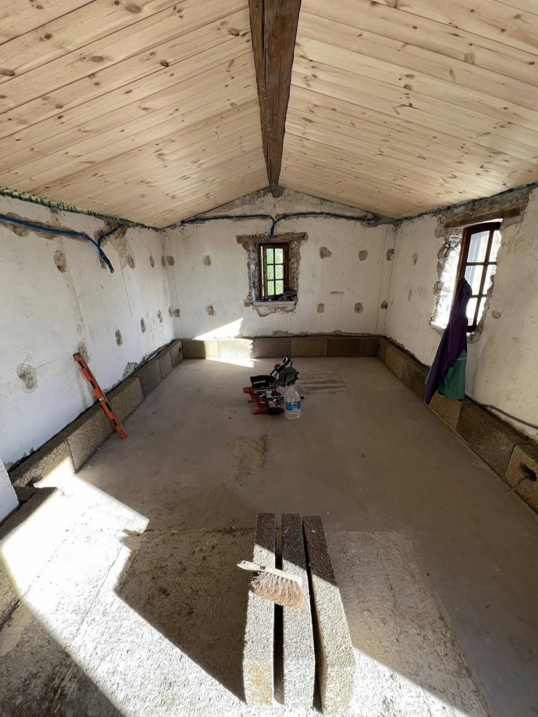 Chantier d’isolation chanvre en cours