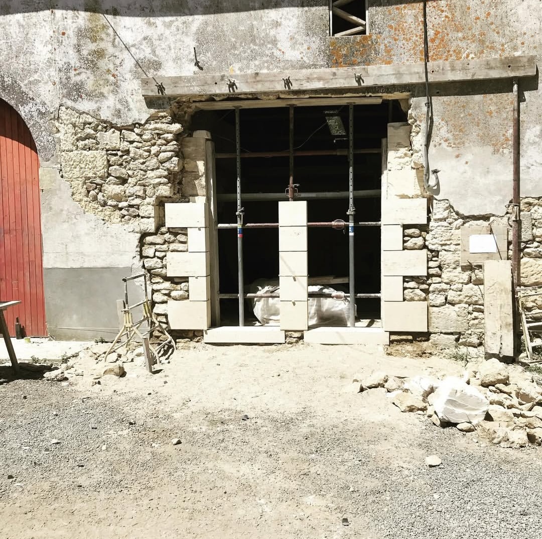 Détails de restauration de maçonnerie en pierre